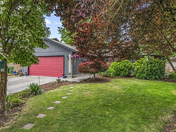 2nd image of 221 Larch St