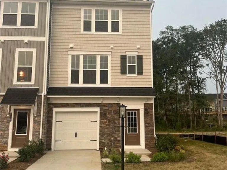 8837 Foxway Ridge Ln — Photo 1