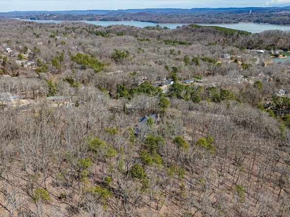 5803 Lake Resort Dr, Hixson, TN 37343