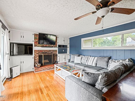 5th image of 1213 Stillwell Dr NW