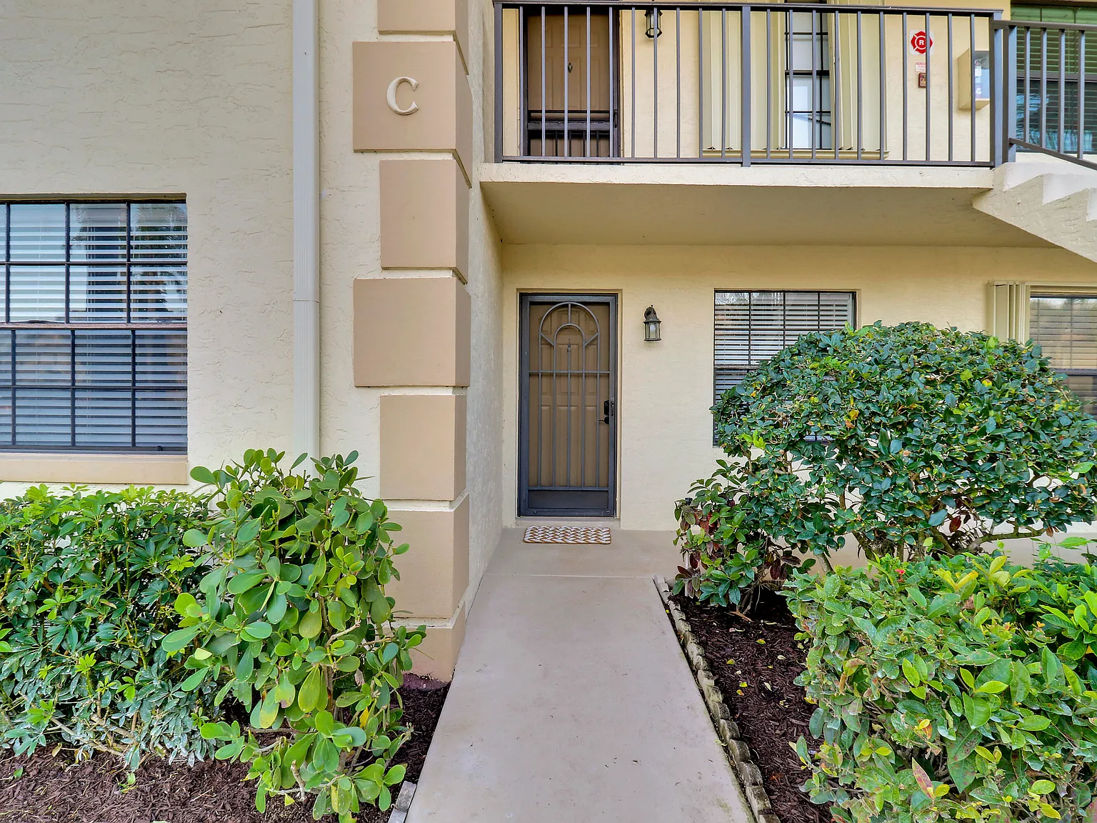 2 bed, 2.0 bath, 1178 sqft, $4,000 — Photo 4