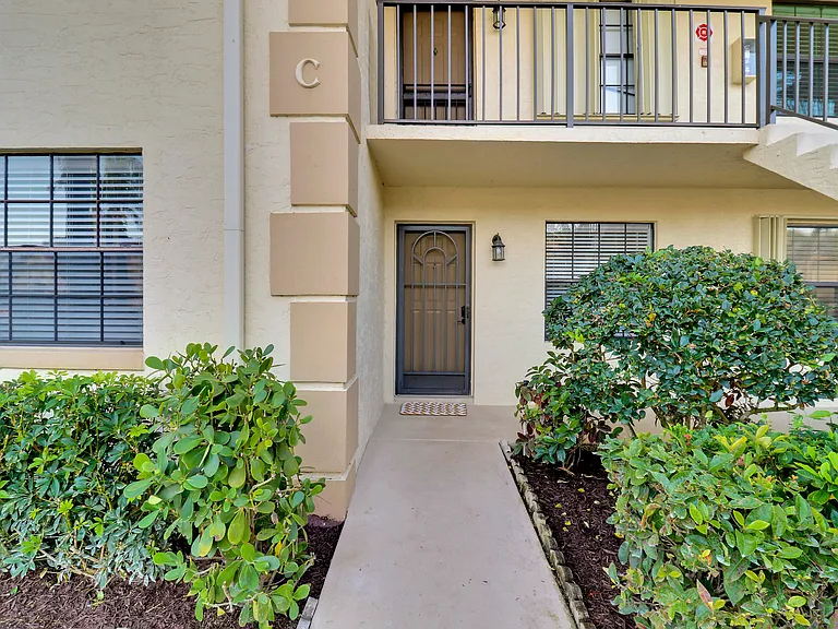 1001 Pinecrest Cir #C — Photo 4