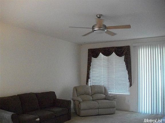 5th image of 132 Stags Leap Ln
