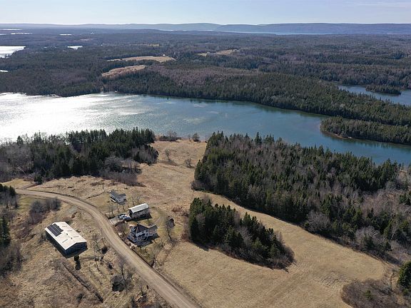 3rd image of Red Point Rd