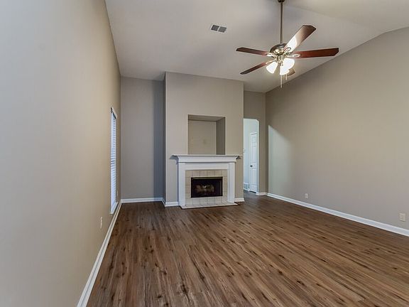3rd image of 5580 Kaitlyn Dr E