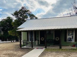 303 9th St, Bandera, TX 78003