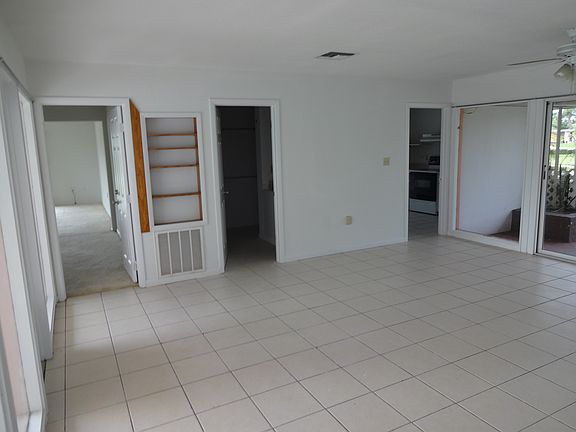 3rd image of 1250 Hillcrest Ave