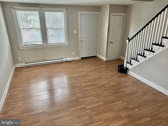 3rd image of 1830 Glenifer St