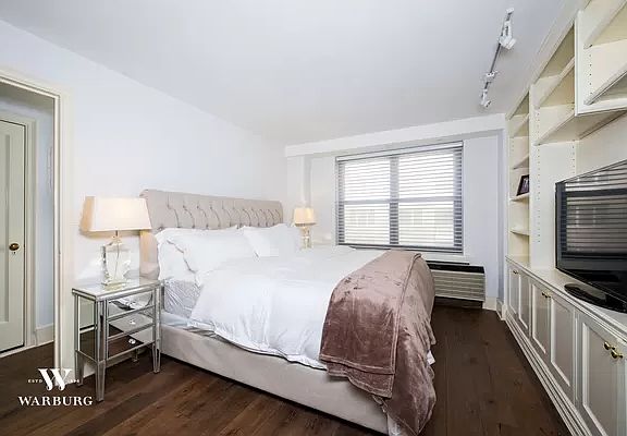 3rd image of 414 E 52nd St APT 5B