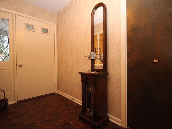 2nd image of 3453 Kathryn St