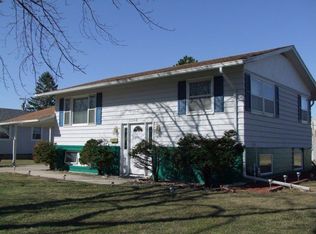 1304 Erie St, Storm Lake, IA 50588