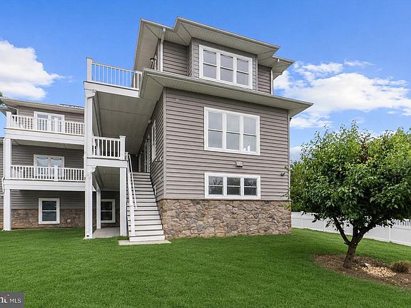 2nd image of 1203 Shore Dr