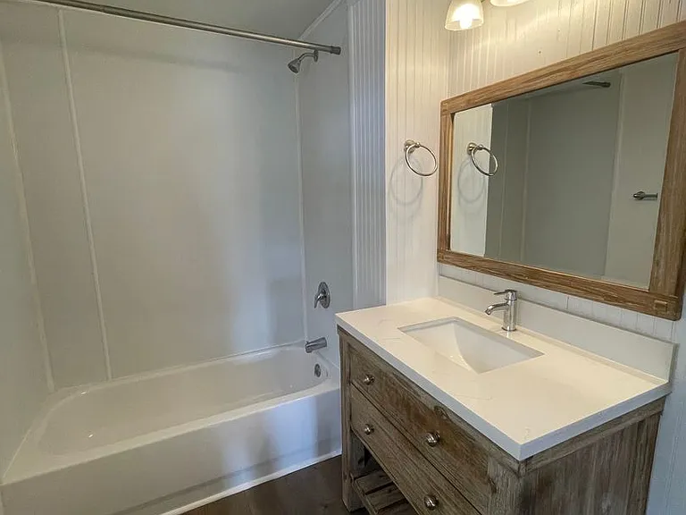 896 W 5th Ave — Photo 33
