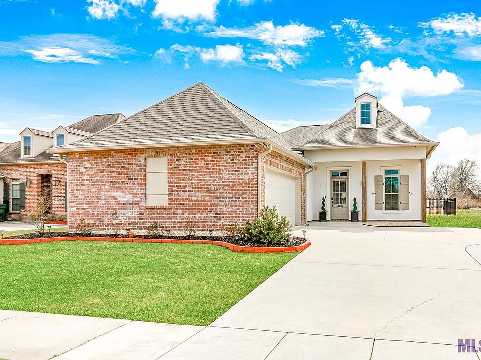 1st image of 43239 Meadow Grove Dr