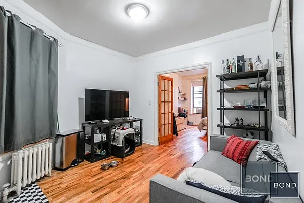 Rented by Bond New York | media 21