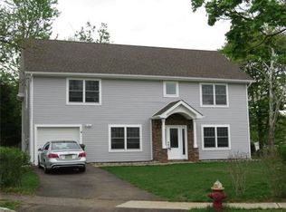 6 Winthrop Rd, Edison, NJ 08817