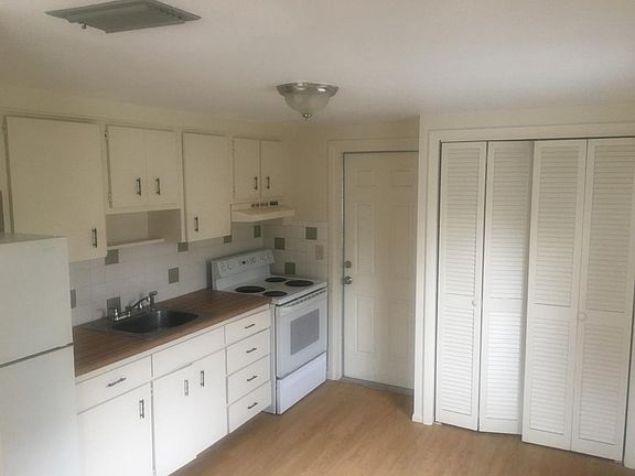 5th image of 15639 Westminister Ave APT 1