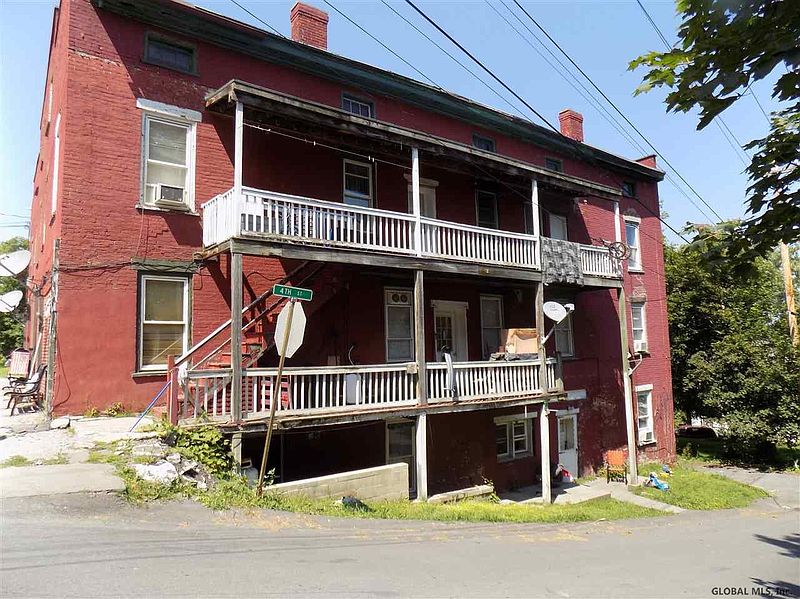4th image of 104 MAIN Street