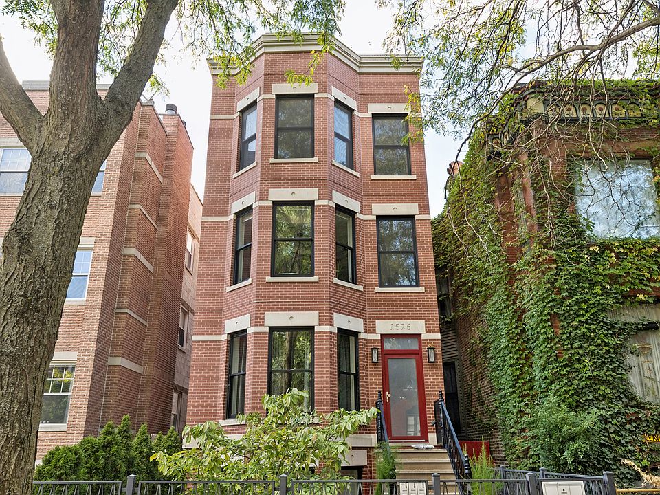 1st image of 1526 N Leavitt St #1