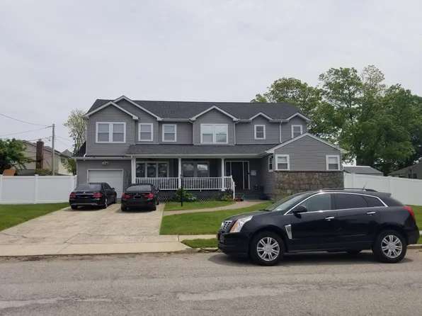 915 Iris Dr, Bellmore, NY 11710