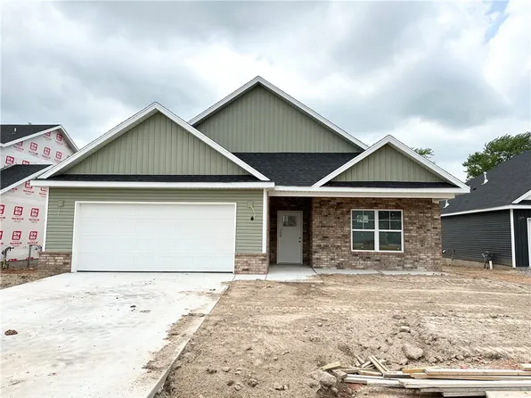 229 Miles Ave, Gentry, AR 72734