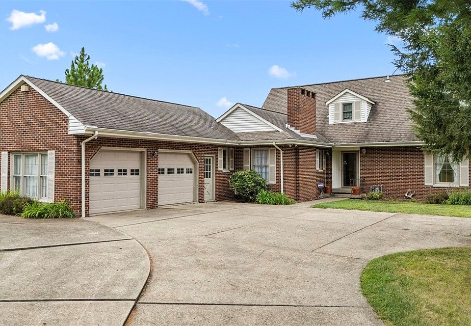 1st image of 377 Claremont Dr