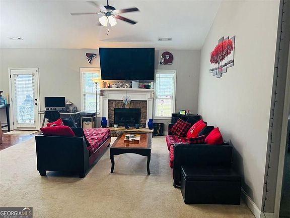 5th image of 239 Summergate Ln