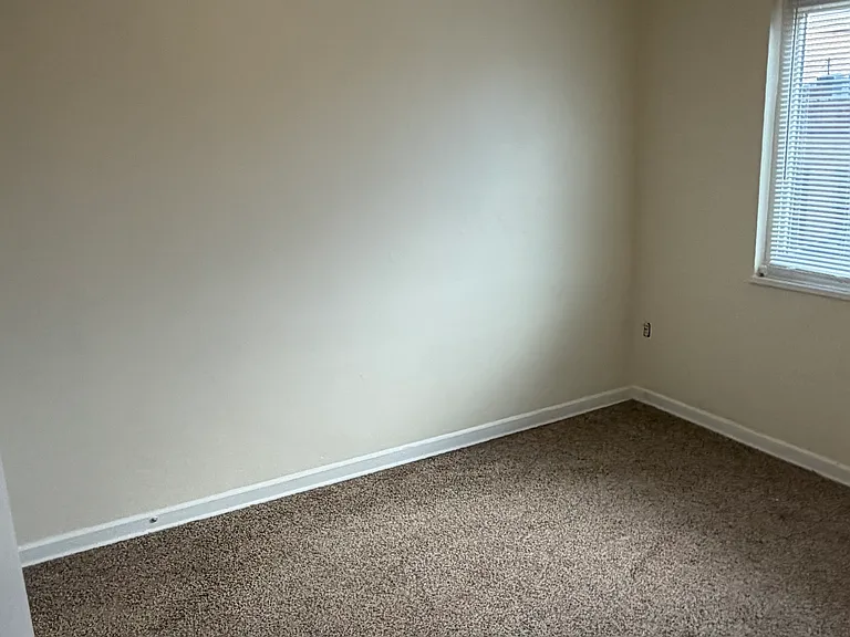 3235 White Oak Dr #5 — Photo 5