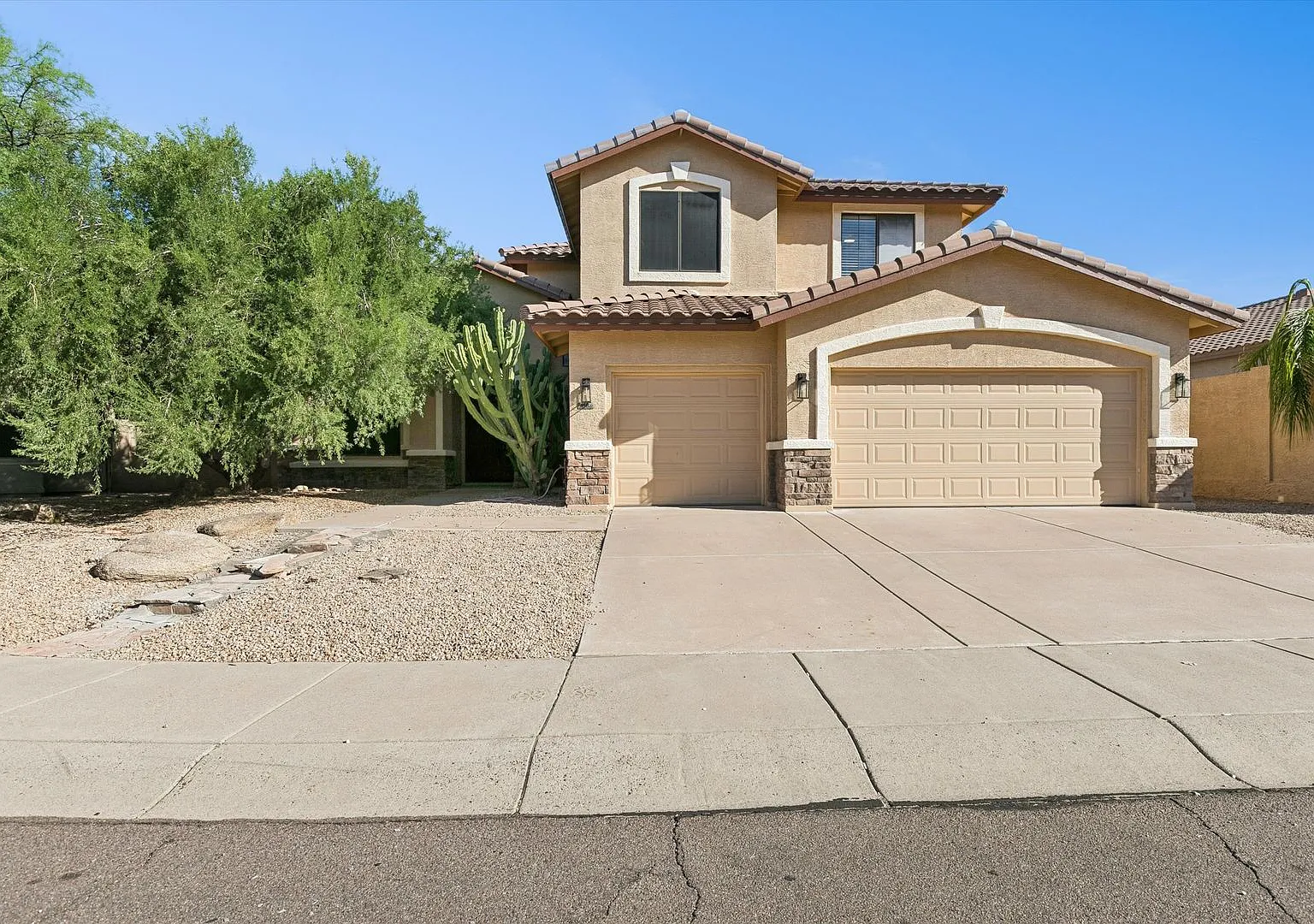 Completely updated with a POOL spacious Tatum Ridge home with 4 Bedrooms, 3 bathroom plus an offi... — Photo 4