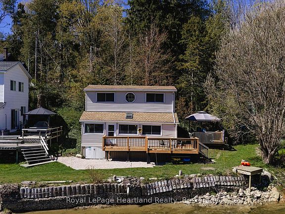 2nd image of 9 Maple Ln