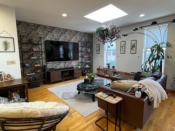 5th image of 1415 N Milwaukee Ave APT 3