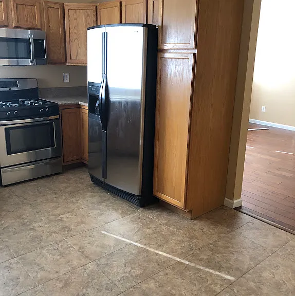 1370 Lavender Ct — Photo 2
