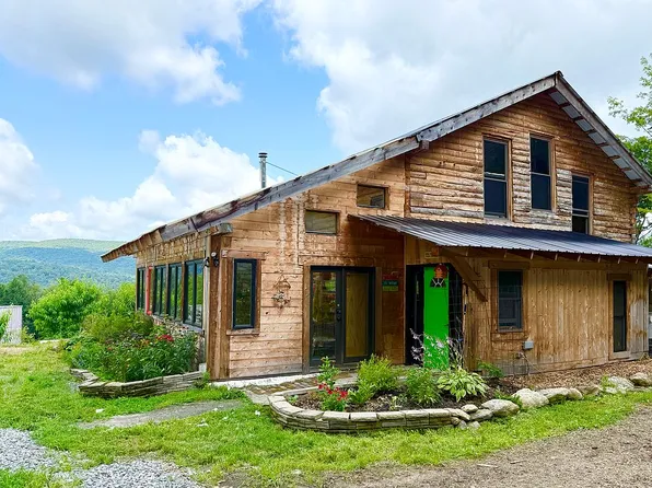 3718 Regan Rd, Montgomery Center, VT 05471