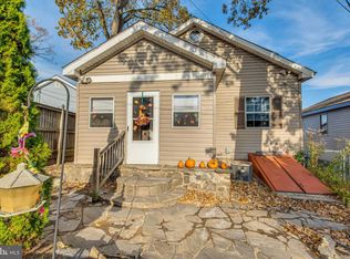 8150 Forest Glen Dr, Pasadena, MD