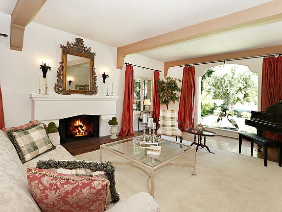 living room showcase window