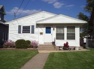 1904 32nd St, Moline, IL 61265