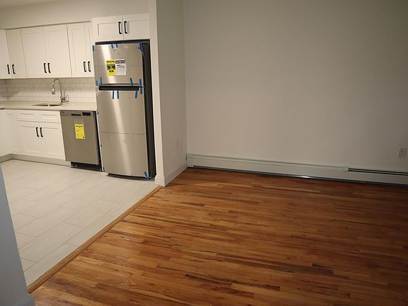 2nd image of 1730 Sexton Pl APT 1