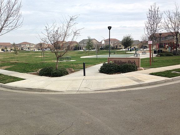 4th image of 565 Ashwood Ln