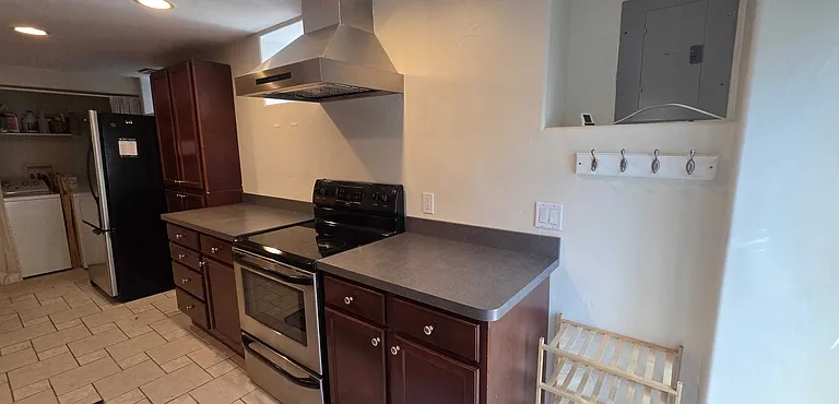 322 E 6th Ave — Photo 2