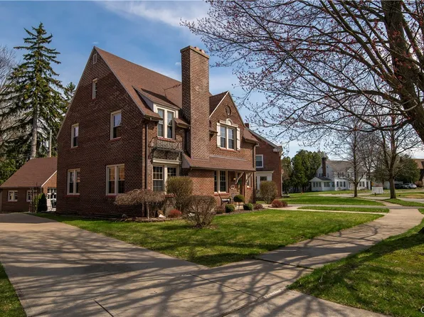 2212 Douglas Cres, Utica, NY 13501