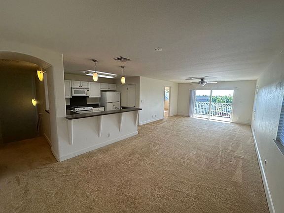 3rd image of 92-1067 Koio Dr APT E