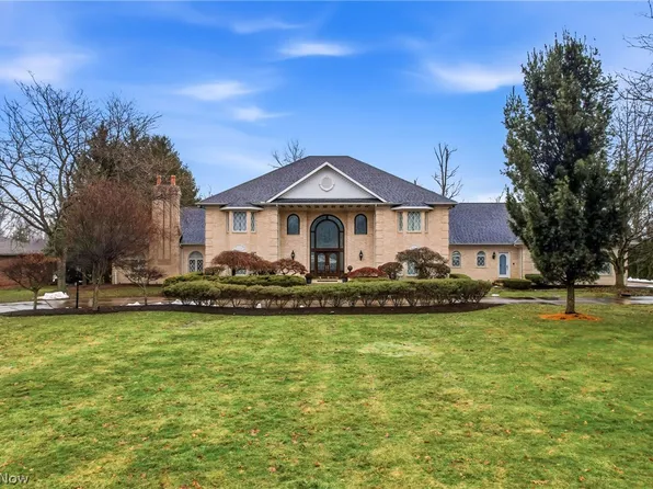 5391 Muirfield Dr, Canfield, OH 44406