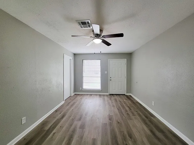 3121 Proswimmer St — Photo 21