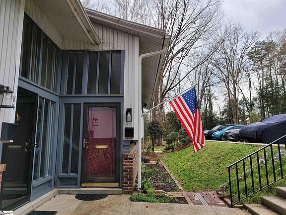 2nd image of 83 Briarview Cir