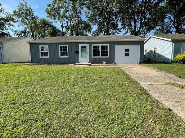 1128 Saint Boniface Dr, Cahokia, IL 62206