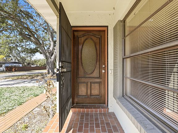 4th image of 1913 Baldwin Dr
