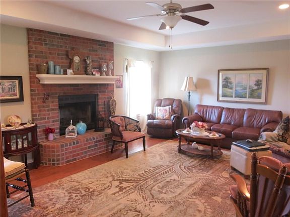 2nd image of 1307 Bonita Dr