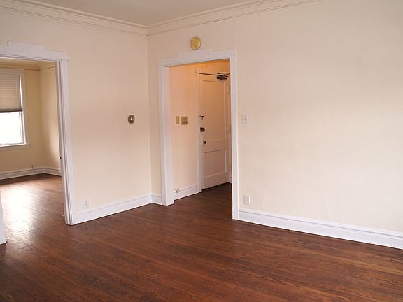 2nd image of 2638-50 N Milwaukee Ave #2640-3