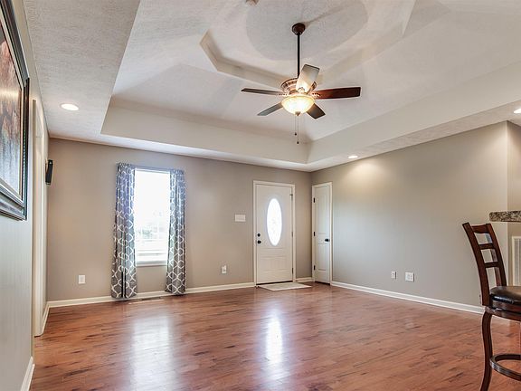 4th image of 5879 Villa Way
