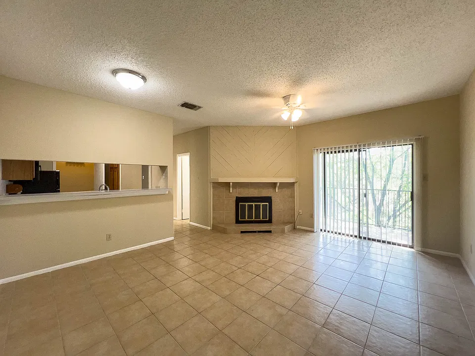 2901 San Jacinto Blvd #208A